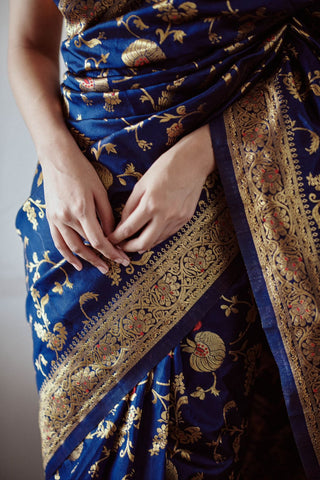 Blue Colour Kanjivaram Woven Silk Saree With Blouse Piece