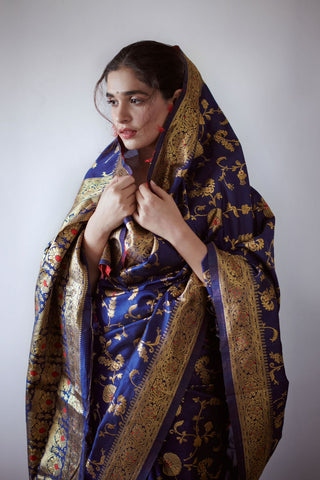 Blue Colour Kanjivaram Woven Silk Saree With Blouse Piece
