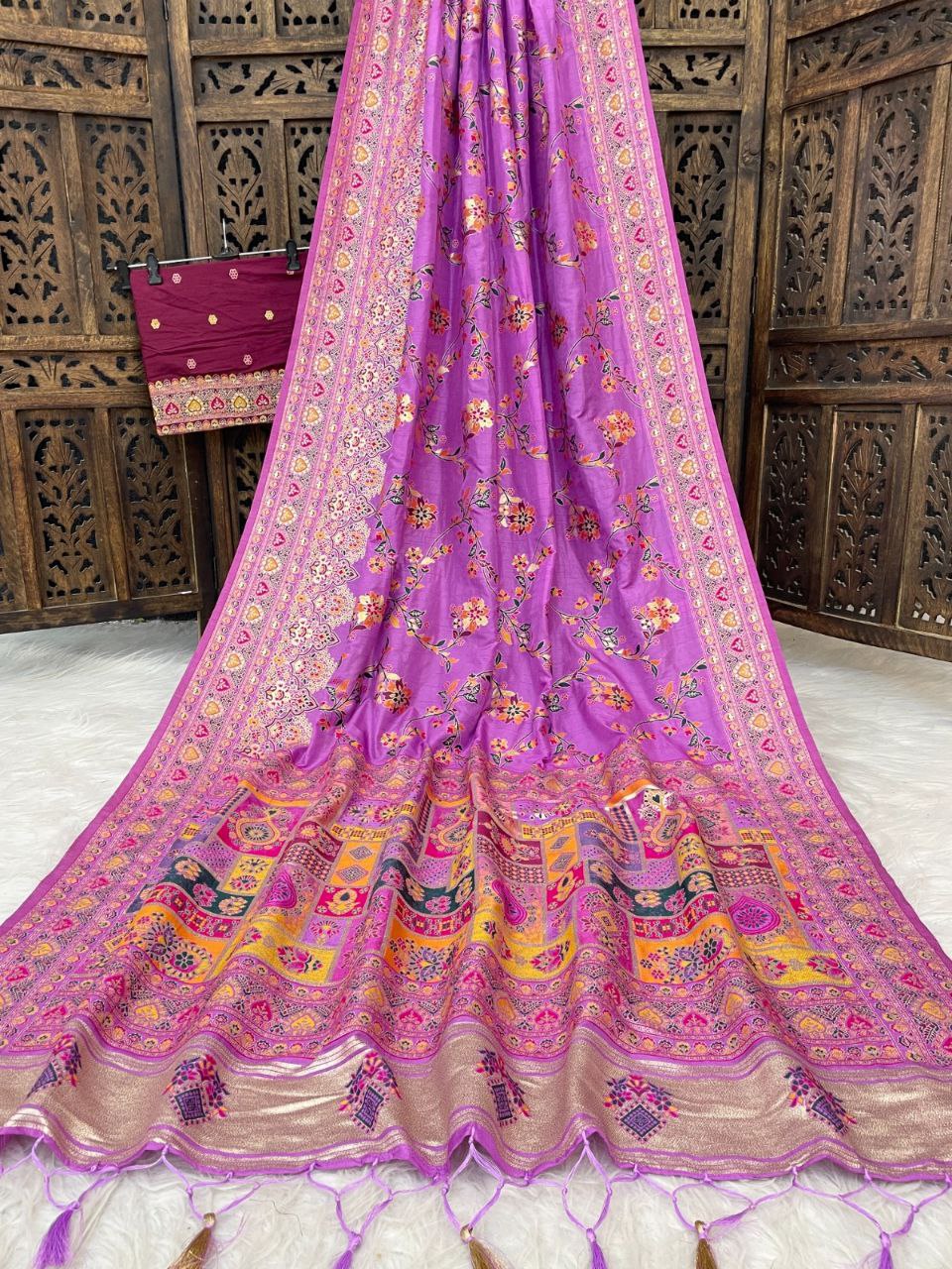 Traditional multicolor Patola-inspired pallu and border  PINK