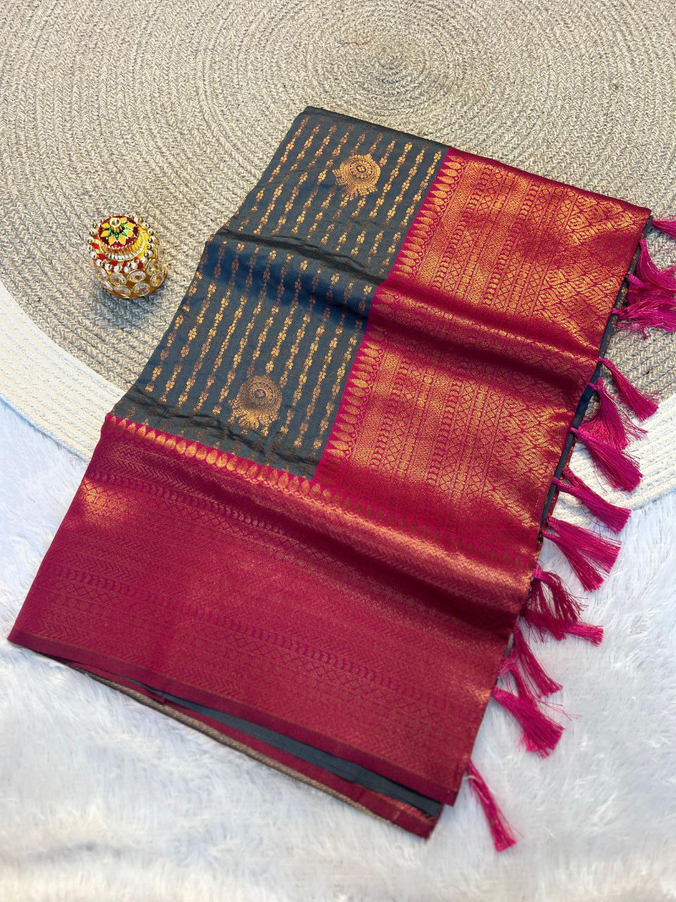 Radiant gray &amp; rani pink Kanchipuram Pattu Silk Saree with Rich Zari Border