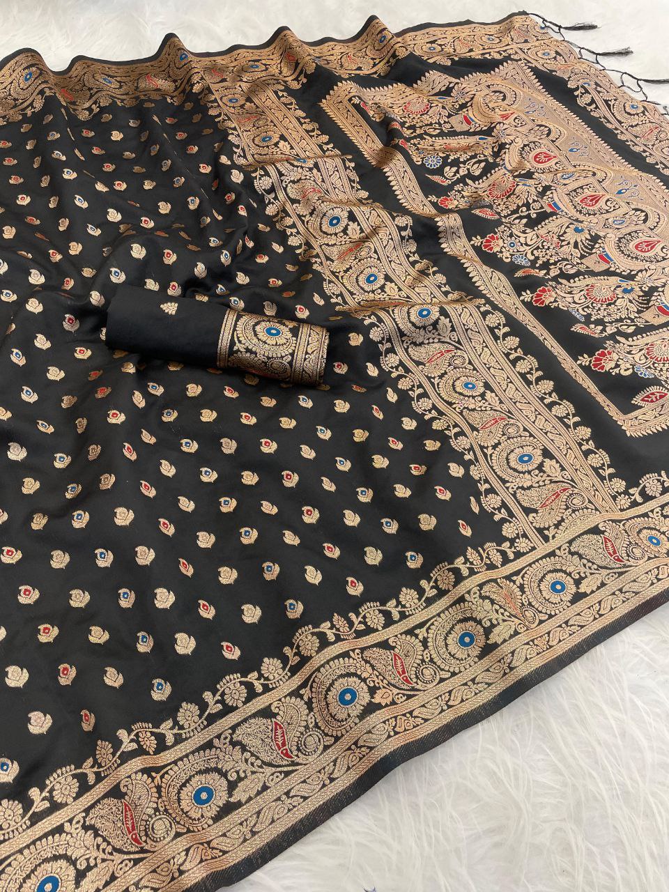 Regal Heritage Woven Saree with Intricate Floral Border and Grand Traditional Pallu - BLACK