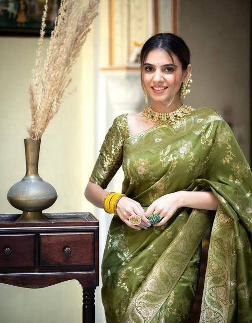 Soft Banarasi Green  Silk Saree With Bewitching Blouse Piece