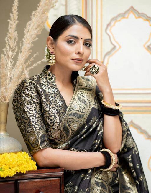 Soft Banarasi  Black Silk Saree With Bewitching Blouse Piece