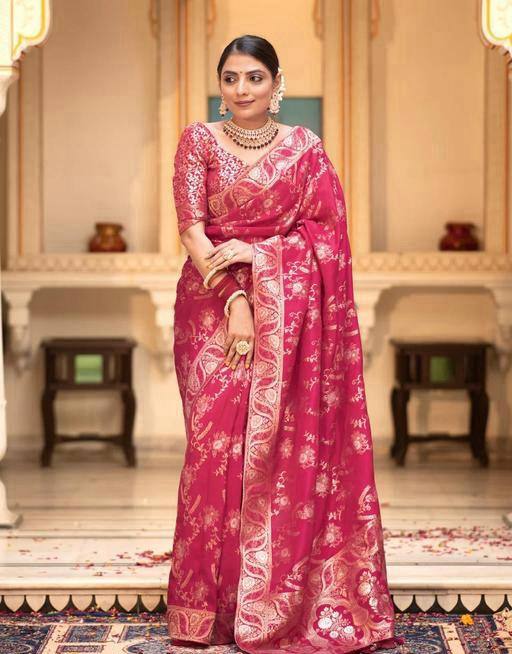 Soft Banarasi Rose gold  Silk Saree With Bewitching Blouse Piece