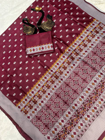 Woven Banarasi Jacquard Saree  (Maroon)