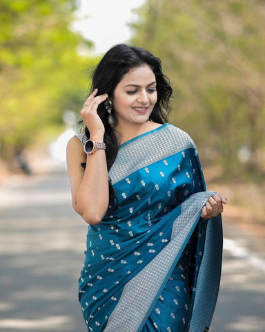 Woven Banarasi Jacquard Saree (blue)