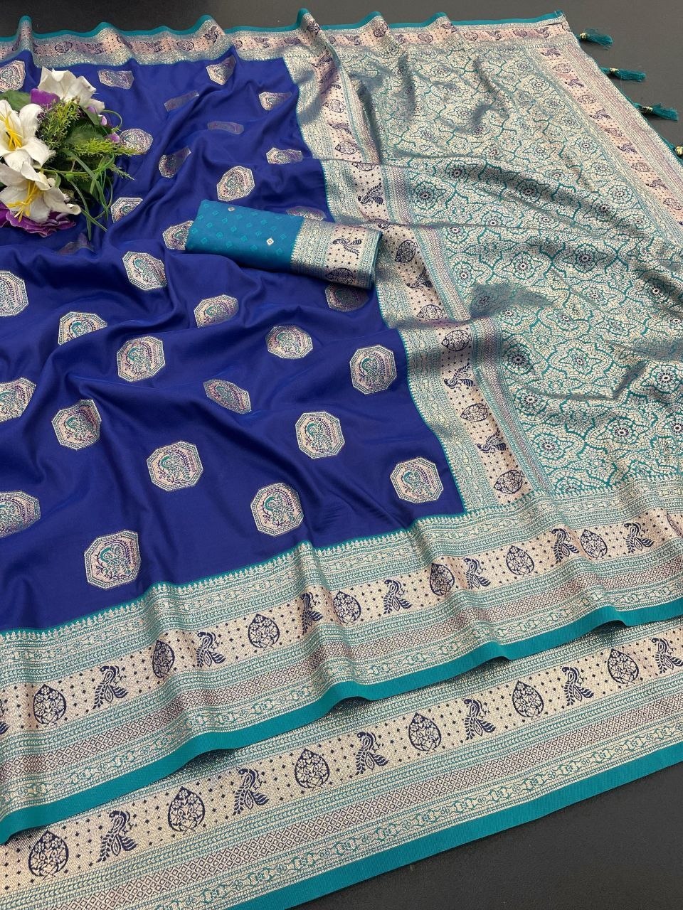 Royal Blue Jacquard Elegance Saree with Designer Pallu