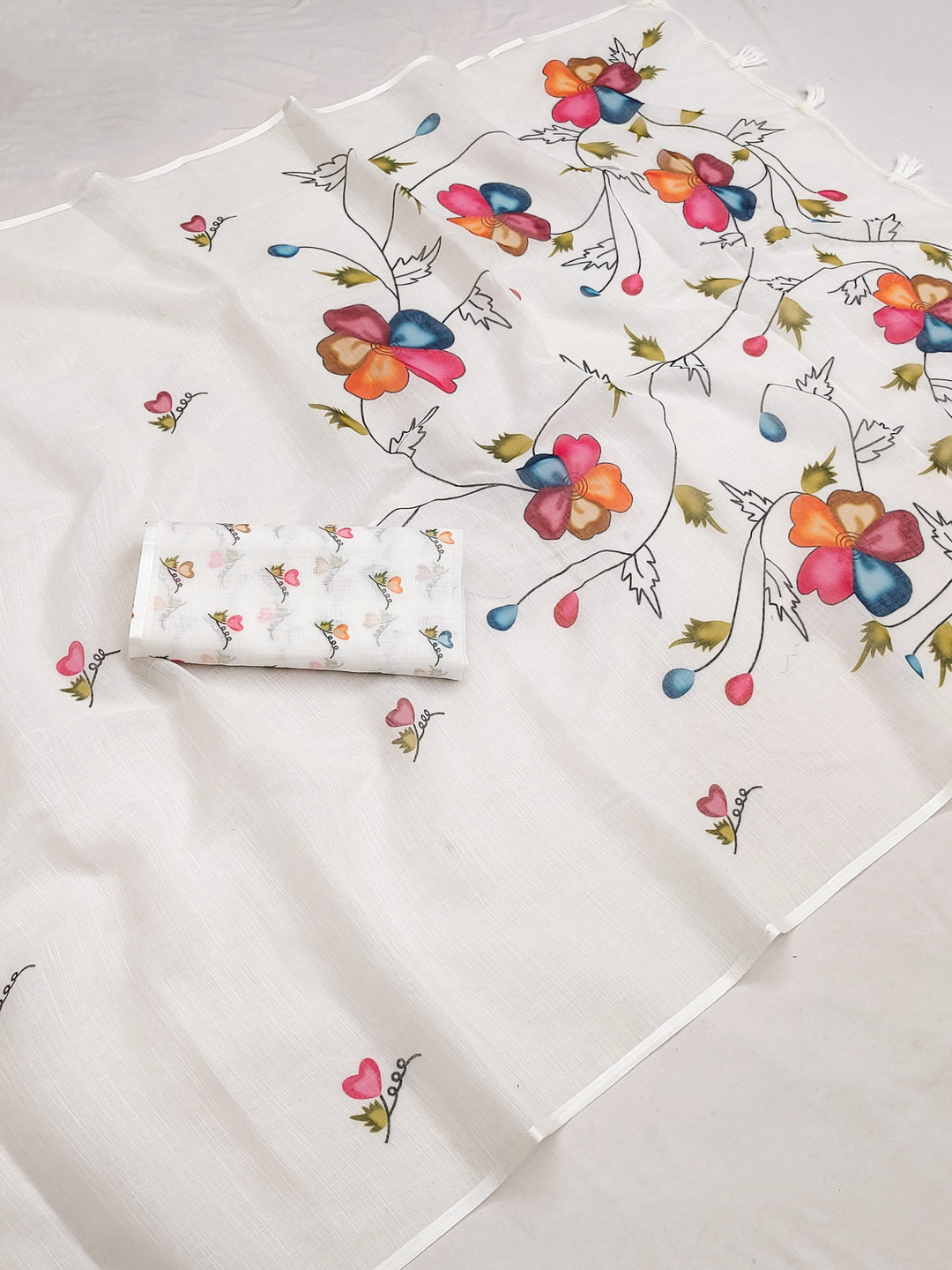 Floral Heart Elegance Linen Saree