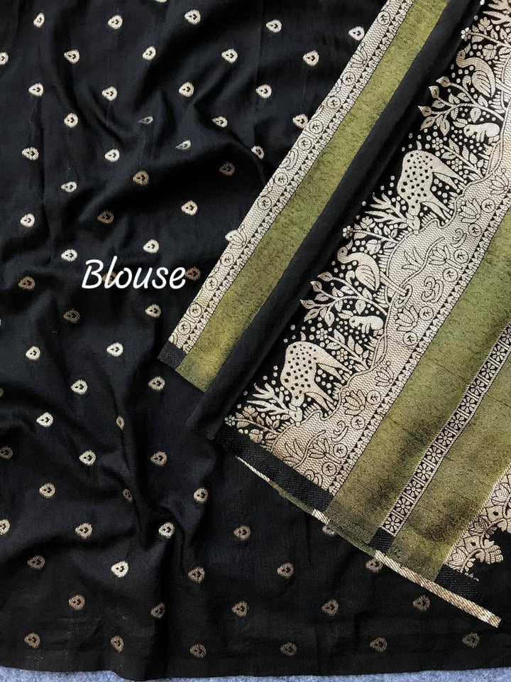 Royal Banarasi Silk Saree with Rich Zari Weaving &amp; Traditional Designer Pallu - BLACK