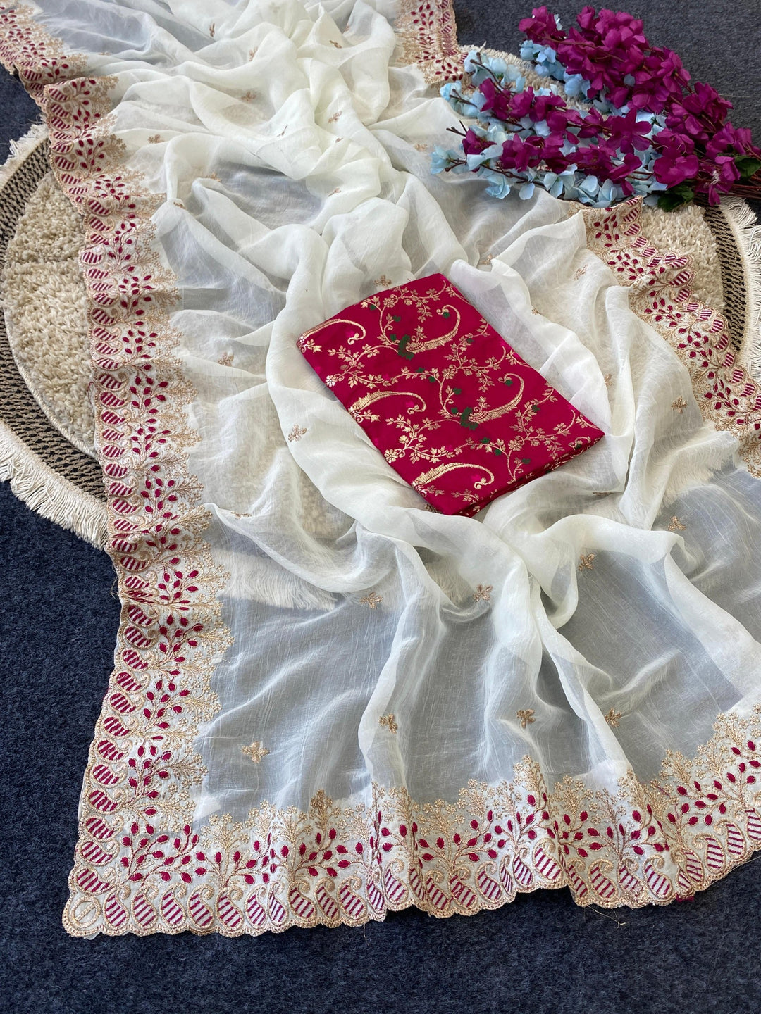 Luxury Cream &amp; Pink Crunchy Saree with Floral Zari Buti &amp; Contrast Blouse