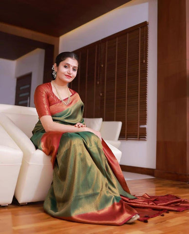 Green and Red Colour Kanjivaram Woven Silk Saree With Blouse Piece