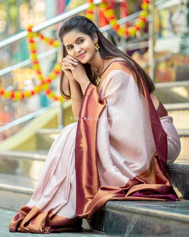 Off-White Colour Kanjivaram Woven Silk Saree With Blouse Piece