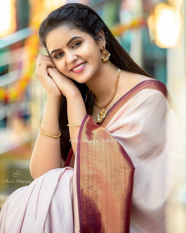 Off-White Colour Kanjivaram Woven Silk Saree With Blouse Piece