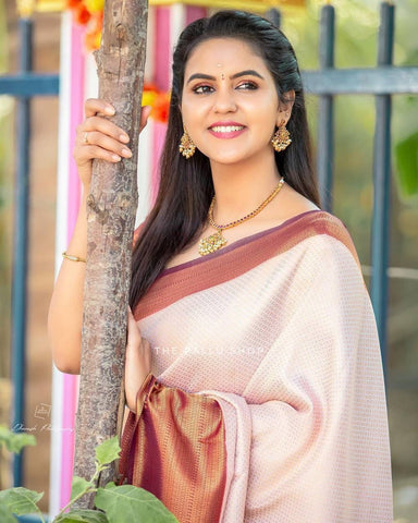 Off-White Colour Kanjivaram Woven Silk Saree With Blouse Piece