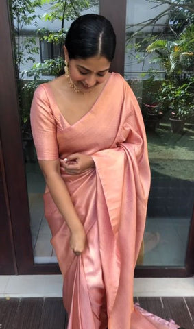 Salmon Pink Colour Kanjivaram Woven Silk Saree With Blouse Piece