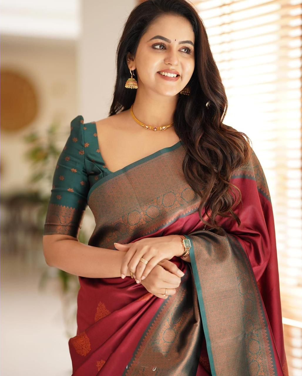 Maroon Colour Kanjivaram Woven Silk Saree With Blouse Piece