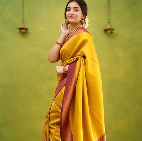 Wedding Wear Kanjivaram Woven Silk Saree With Blouse Piece