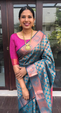 Blue and Pink Colour Kanjivaram Woven Silk Saree With Blouse Piece