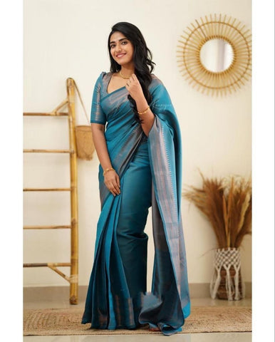Beautiful Kanjivaram Woven Silk Saree With Blouse Piece