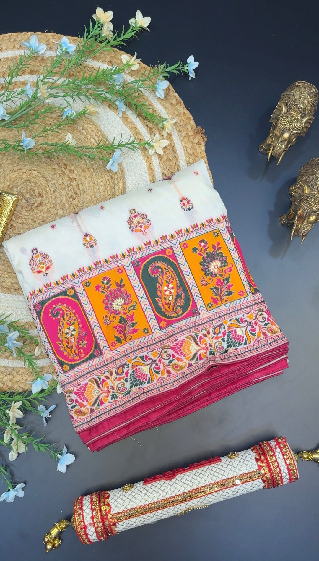 Elegant Floral Paisley Jacquard Pashmina Saree with Traditional Multicolor Border