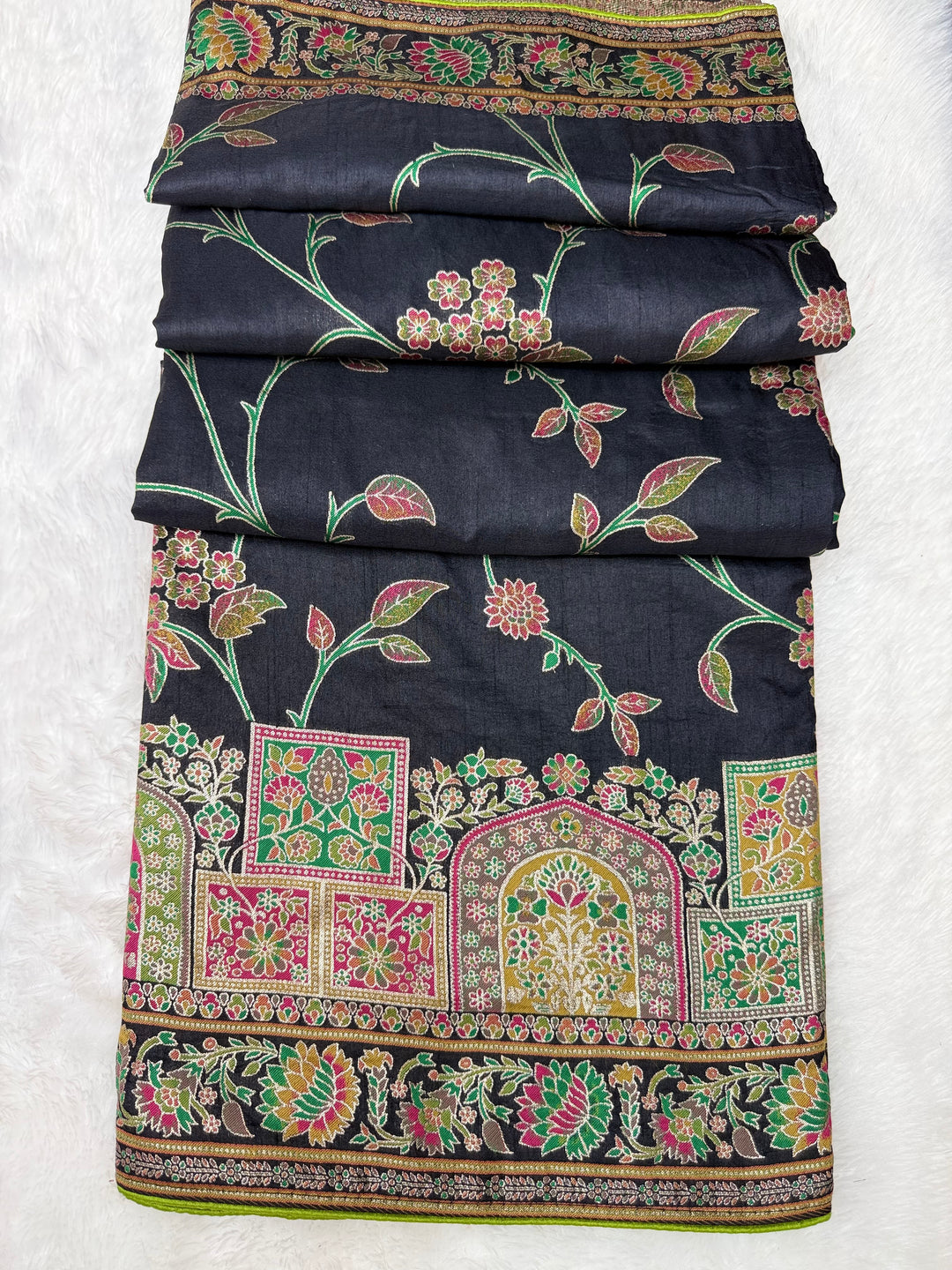 Elegant black green Woven Saree with Intricate Floral Motifs &amp; Rich Zari Border (Copy) (Copy)