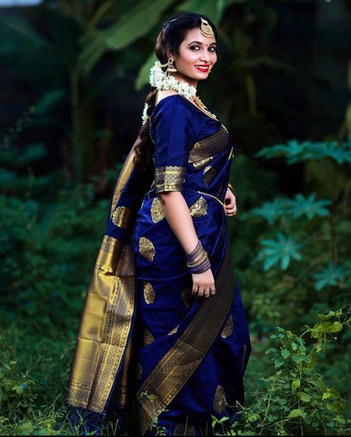 Royal Kanjivaram Golden Zari Woven Silk Saree With Blouse Piece