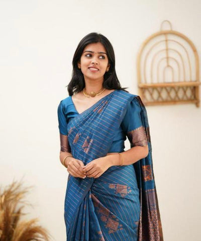 Wedding Wear Kanjivaram Woven Silk Saree With Blouse Piece