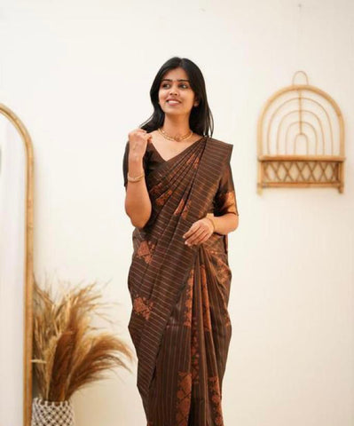 Wedding Wear Kanjivaram Woven Silk Saree With Blouse Piece
