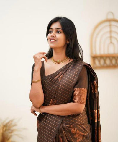 Wedding Wear Kanjivaram Woven Silk Saree With Blouse Piece