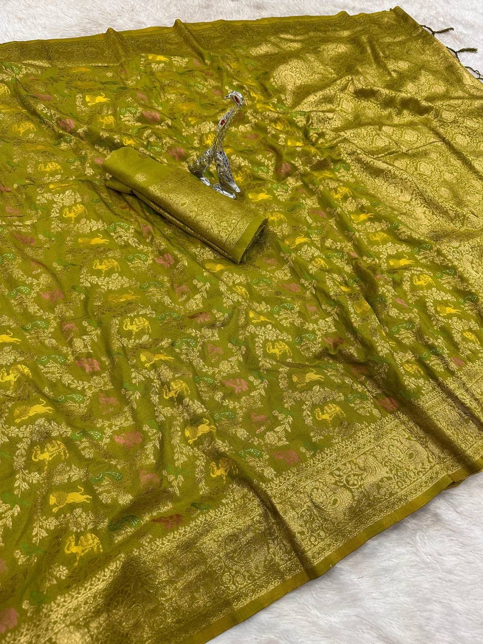 Rajsi Vanya Banarasi Saree - PISTA