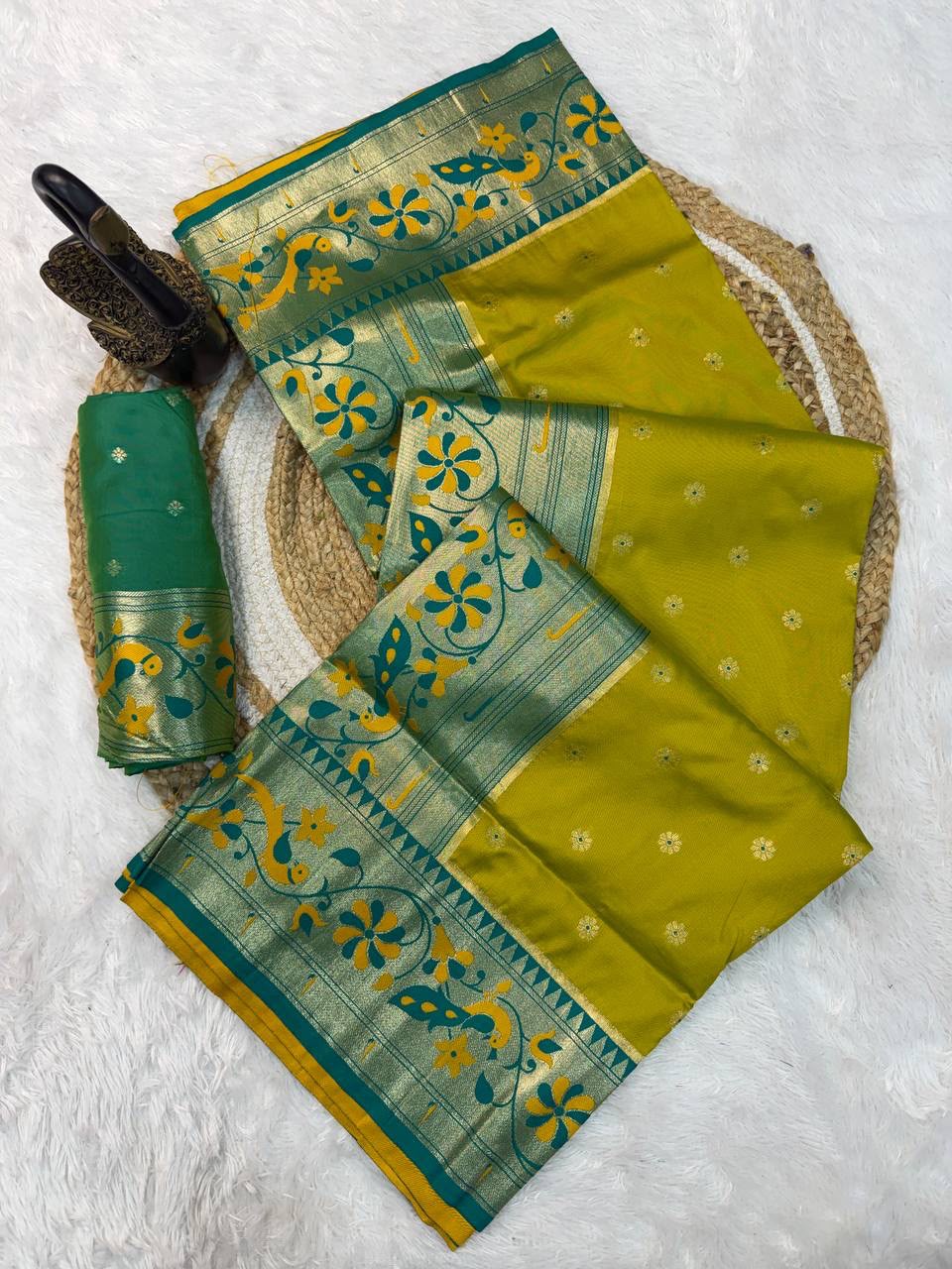 Traditional Paithani Silk Saree with Peacock Zari Border &amp; Contrast Pallu-MEHENDI