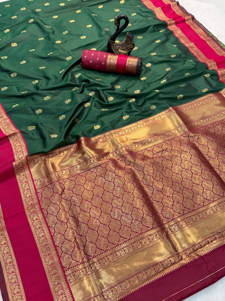 Premium Kanjivaram Soft Silk Saree with Copper Zari Jaal Weaves &amp; Rich Zari Pallu -GREEN