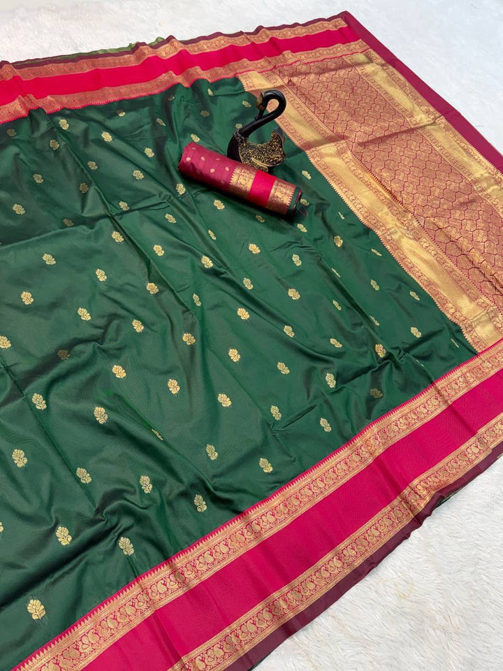 Premium Kanjivaram Soft Silk Saree with Copper Zari Jaal Weaves &amp; Rich Zari Pallu -GREEN