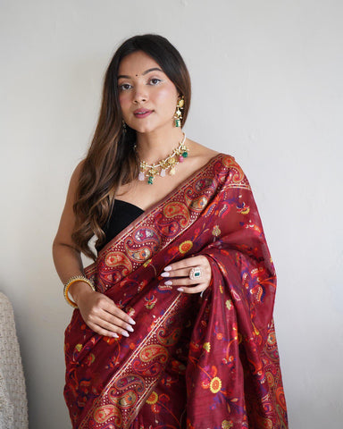 Kanjivaram Silk Saree With Plain Unstitched Blouse