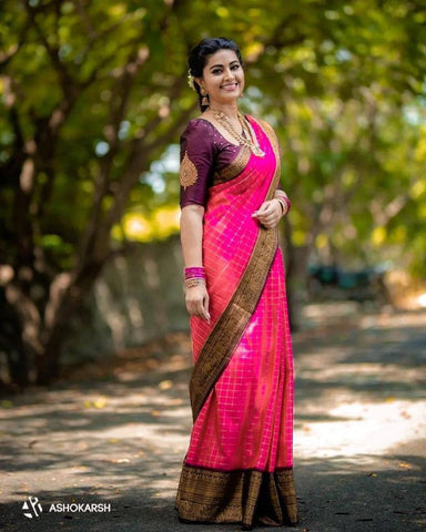 Pink Colour Kanjivaram Woven Silk Saree With Blouse Piece