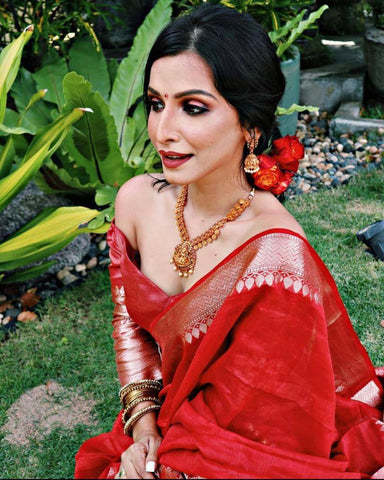 Red Colour Banarasi Litchi Silk Saree With Blouse Piece