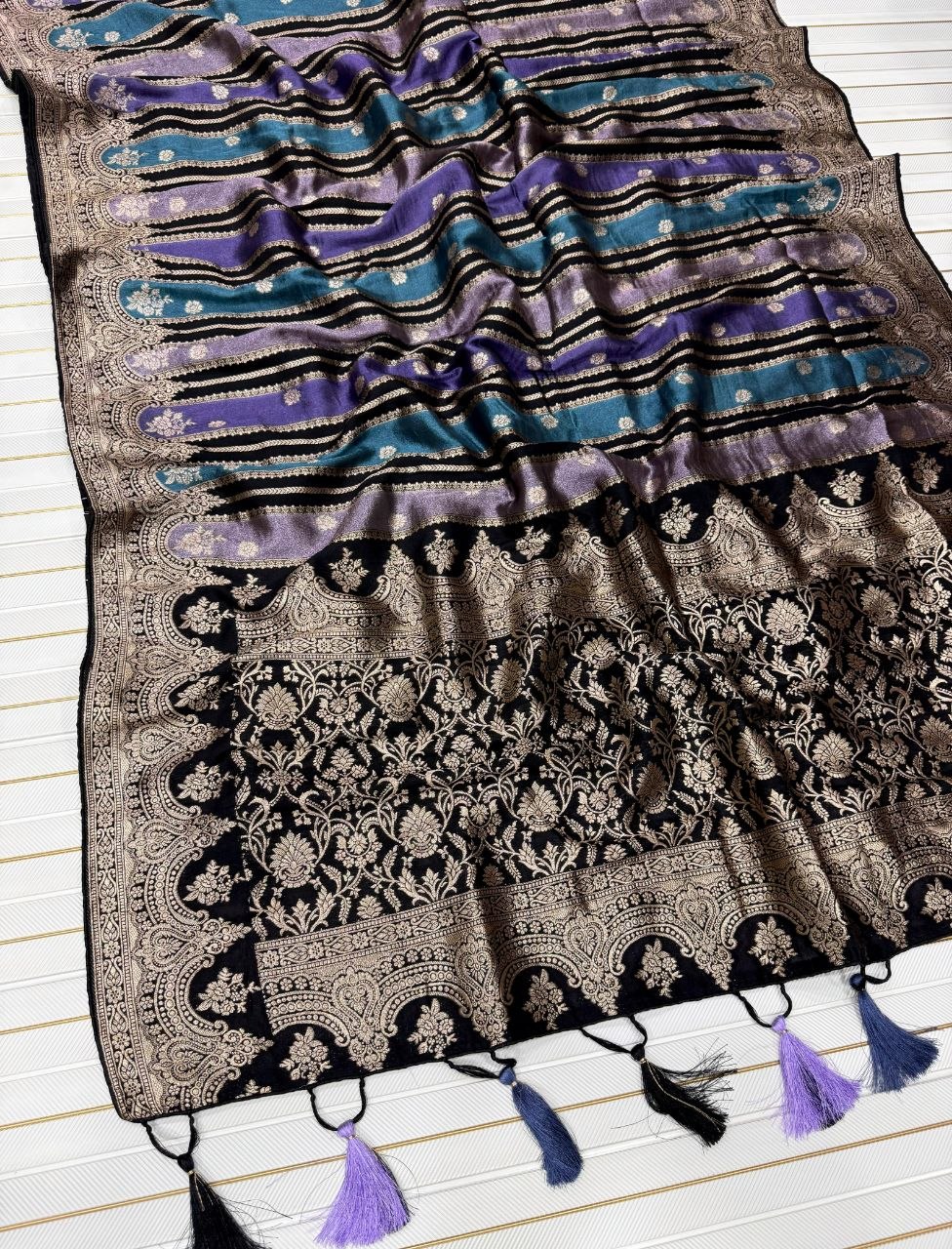 Roopkala Jacquard Saree  -  BLACK