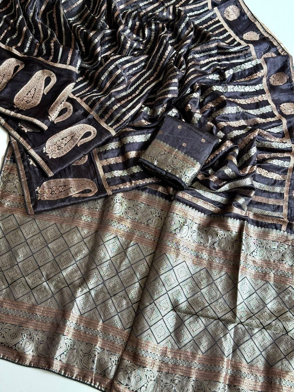 Maharani Amethyst Banarasi Saree - BLACK