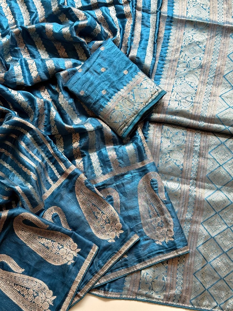Maharani Amethyst Banarasi Saree - SKY
