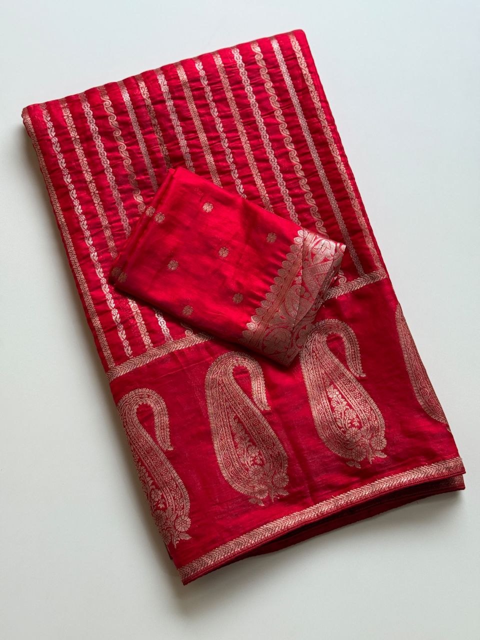 Maharani Amethyst Banarasi Saree - RED