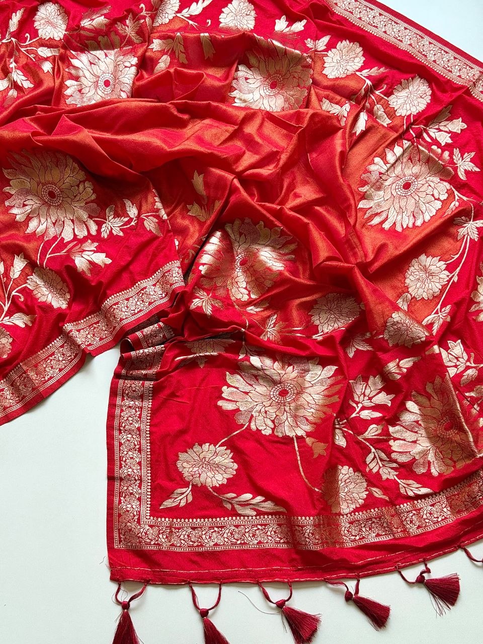 Royal gold zari floral weaving Premium Banarasi Silk Saree - RED