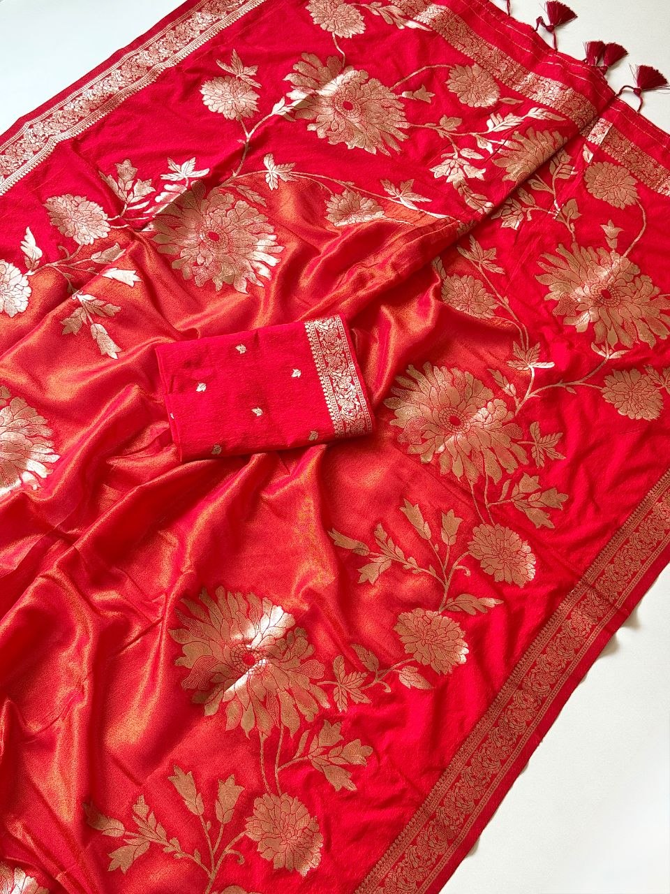 Royal gold zari floral weaving Premium Banarasi Silk Saree - RED