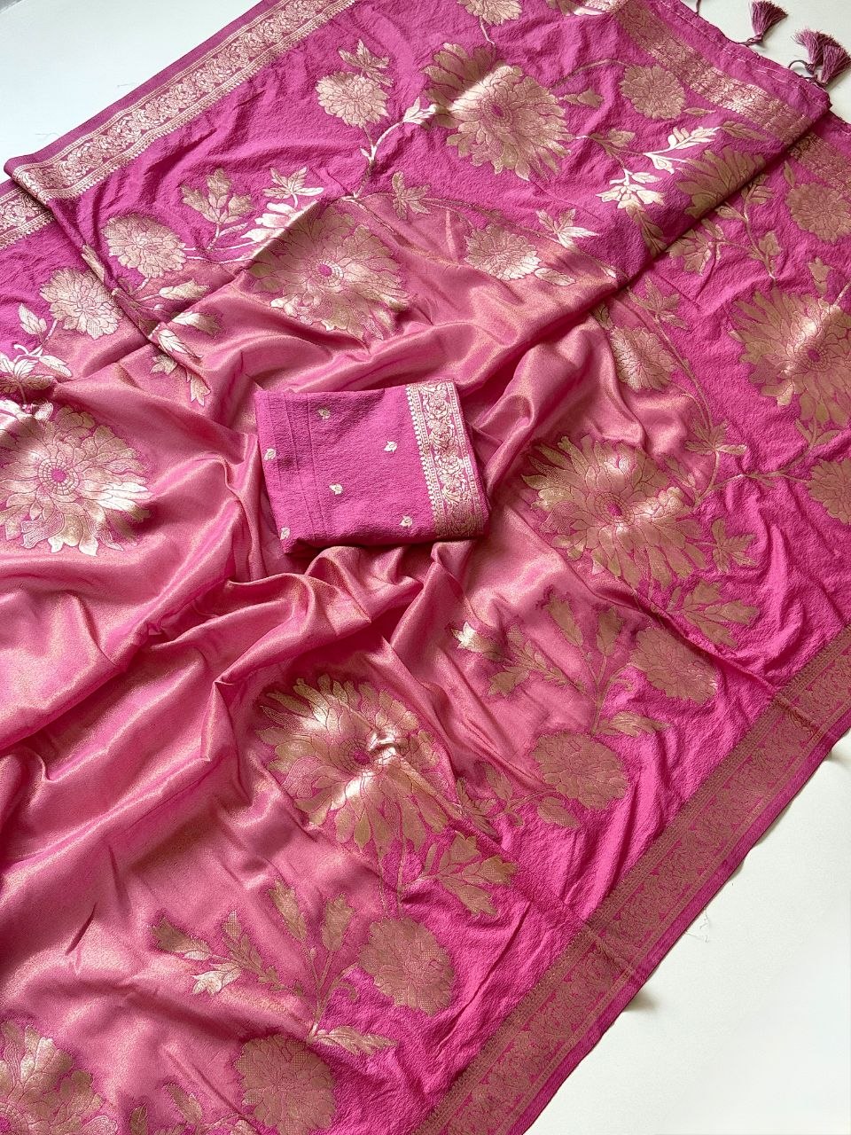 Royal gold zari floral weaving Premium Banarasi Silk Saree - ONION PINK
