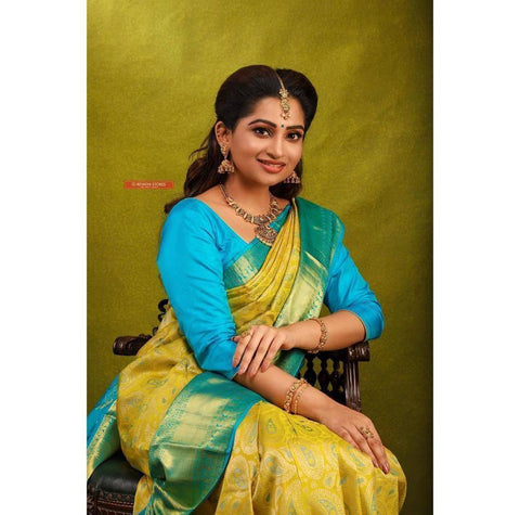 Yellow and Aqua Green Colour Kanjivaram Woven Silk Saree With Blouse Piece