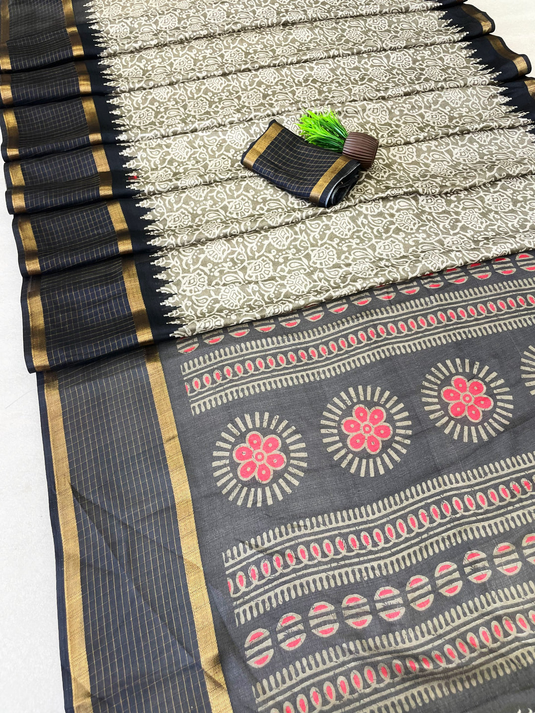 Premium Myrox Bentex Designer Saree - BLACK
