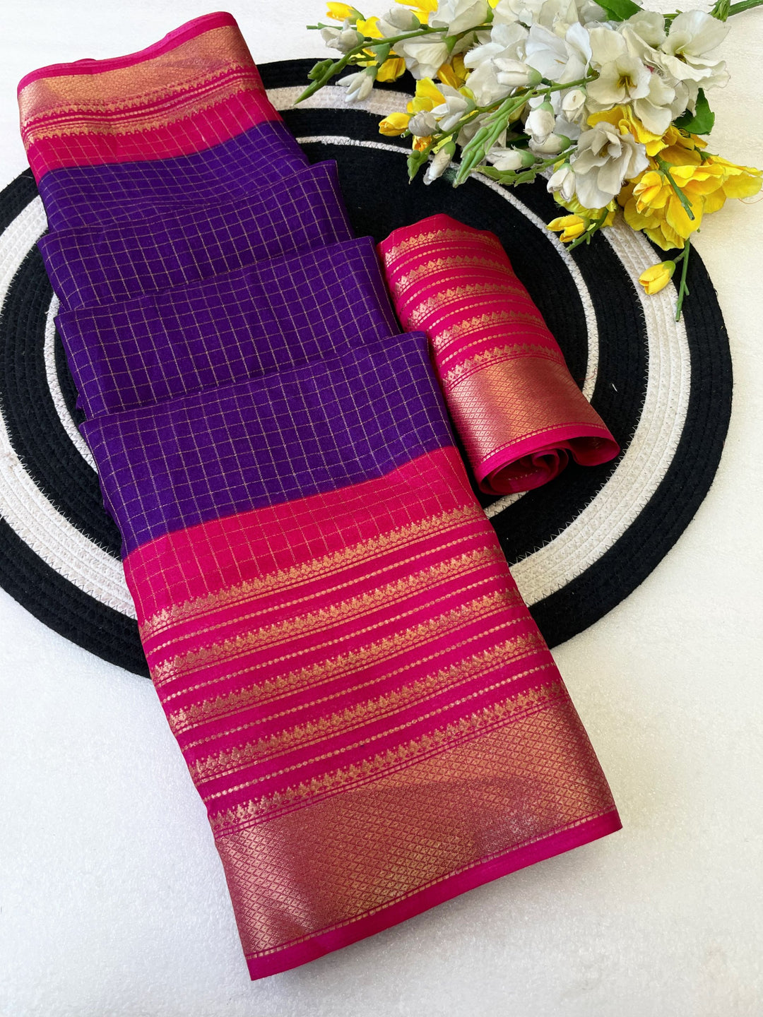 Elegant Two-Tone Premium Dolla Checks Saree With Weaving Jacquard Border -PURPLE AND PINK