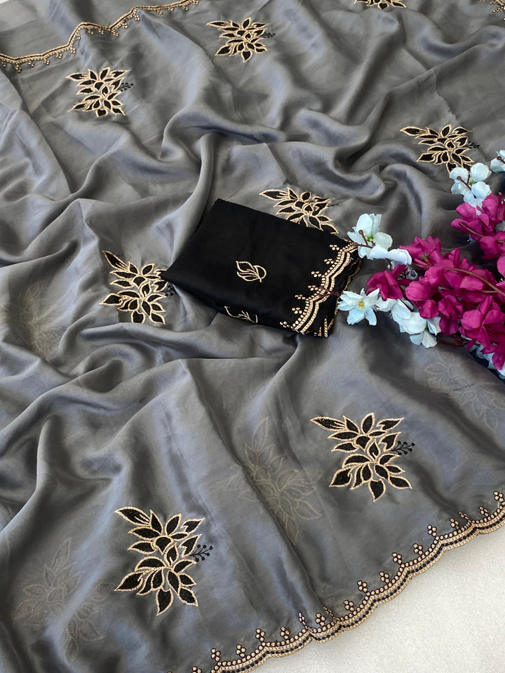 Padmashree Floral Rangoli Saree - Greay