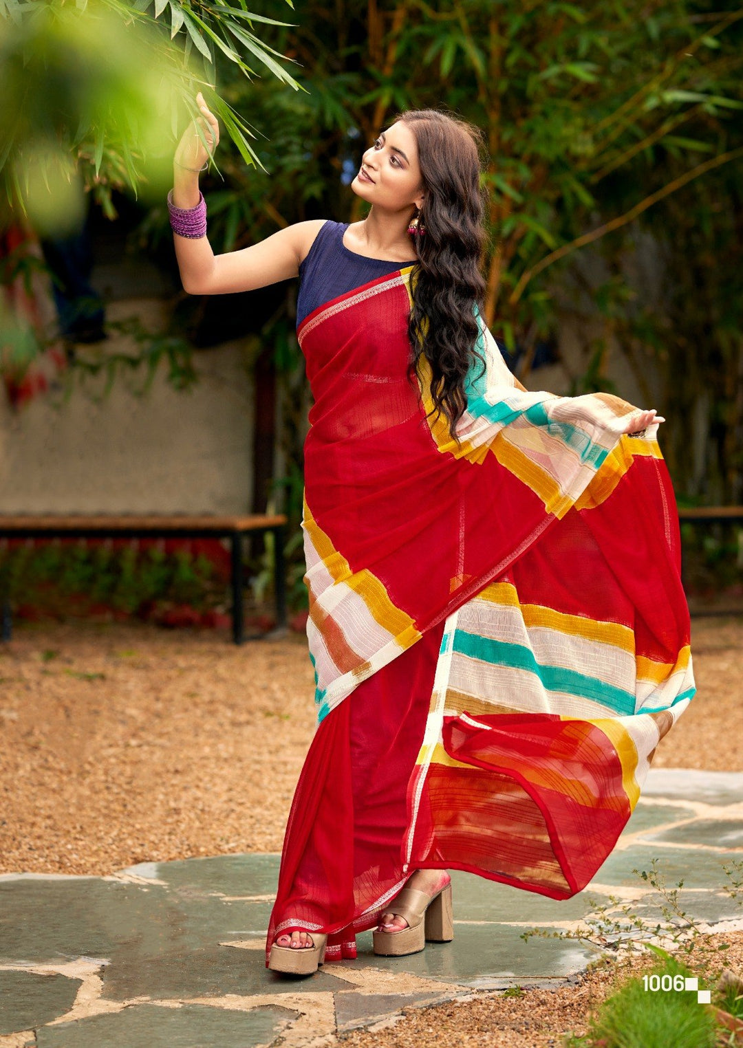 Graceful Chiffon Saree with Artistic Brush Print and Woven Border - RED