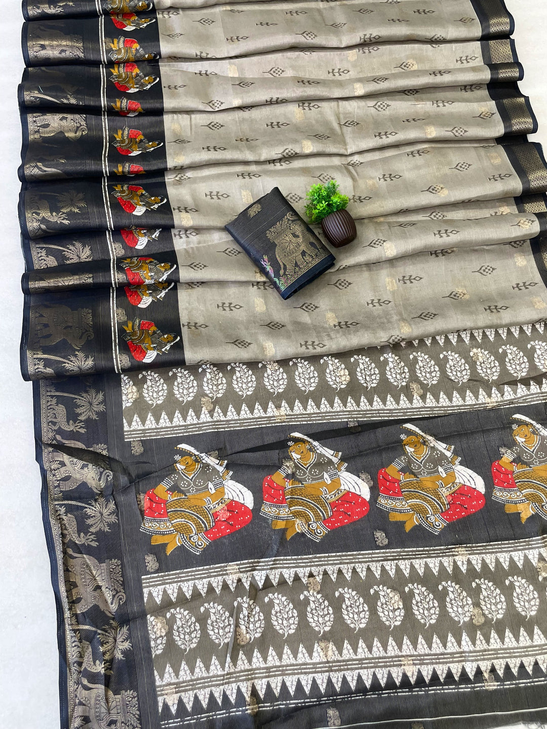 Elegant Two-Tone Floral Moss Mellow Saree with Jacquard Border &amp; Designer Blouse -GRAY