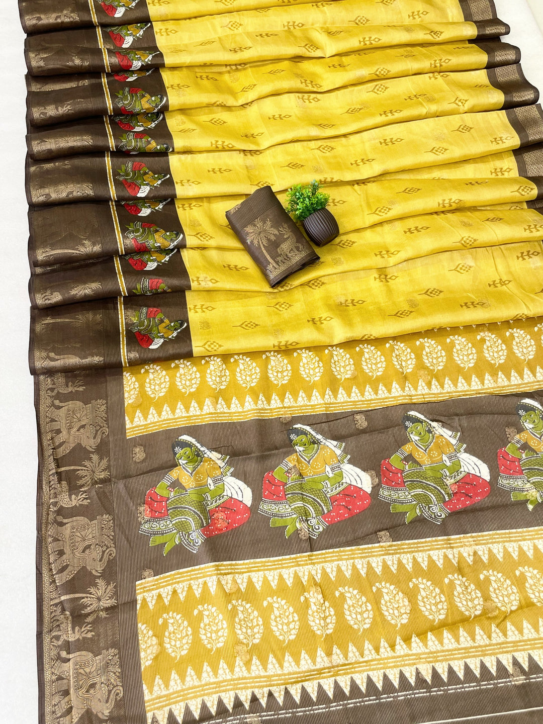 Elegant Two-Tone Floral Moss Mellow Saree with Jacquard Border &amp; Designer Blouse -YELLOW